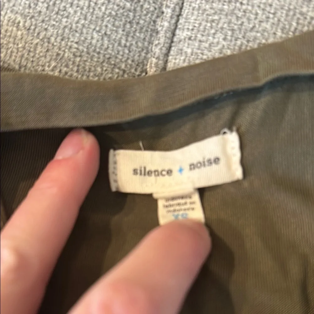 Silence + Noise Green Tank Top - Picture 3 of 3